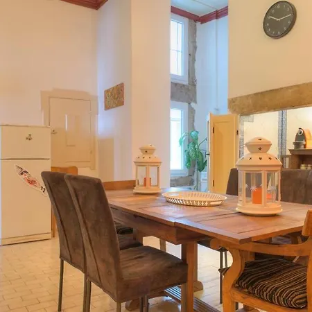 Brand New In Heart Of Apartment *