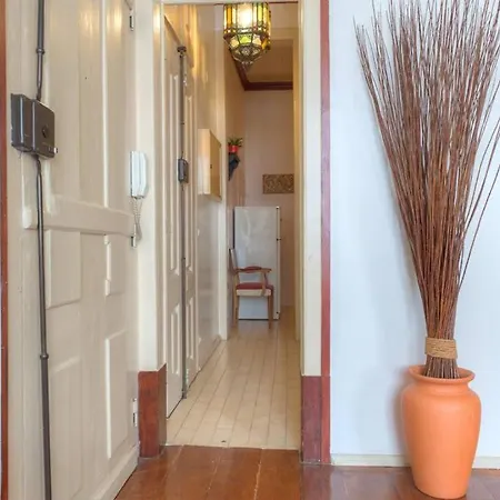 Apartment Brand New In Heart Of