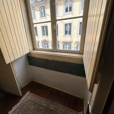 Charming In The Heart Of Lissabon