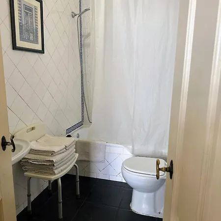 Charming In The Heart Of Lissabon